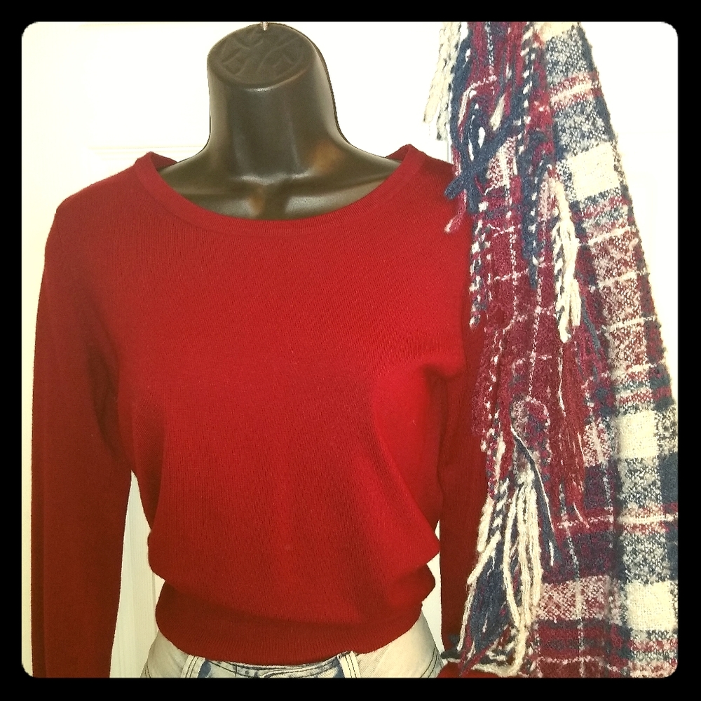 Active USA Sweater & Scarf